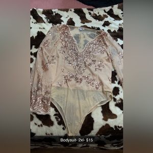 Bell sleeve bodysuit with sequence